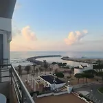 Sunsetmare Vacational Apartment Roses