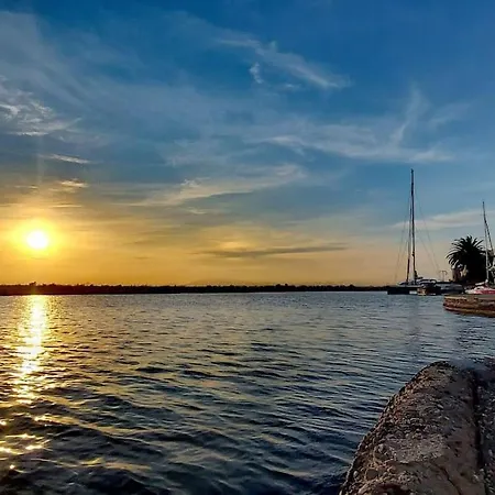 شقة Sunsetmare Vacational *
